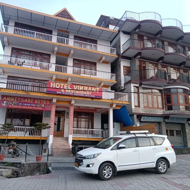 Amb Andaura Railway Station To Dharamshala Cab