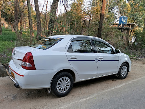 Book Toyota Etios Cab in Dharamshala