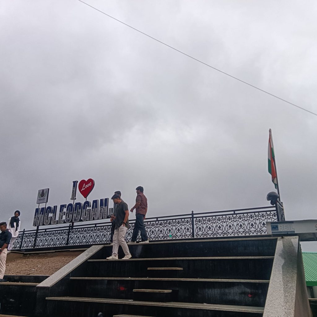 taxi service dharamshala